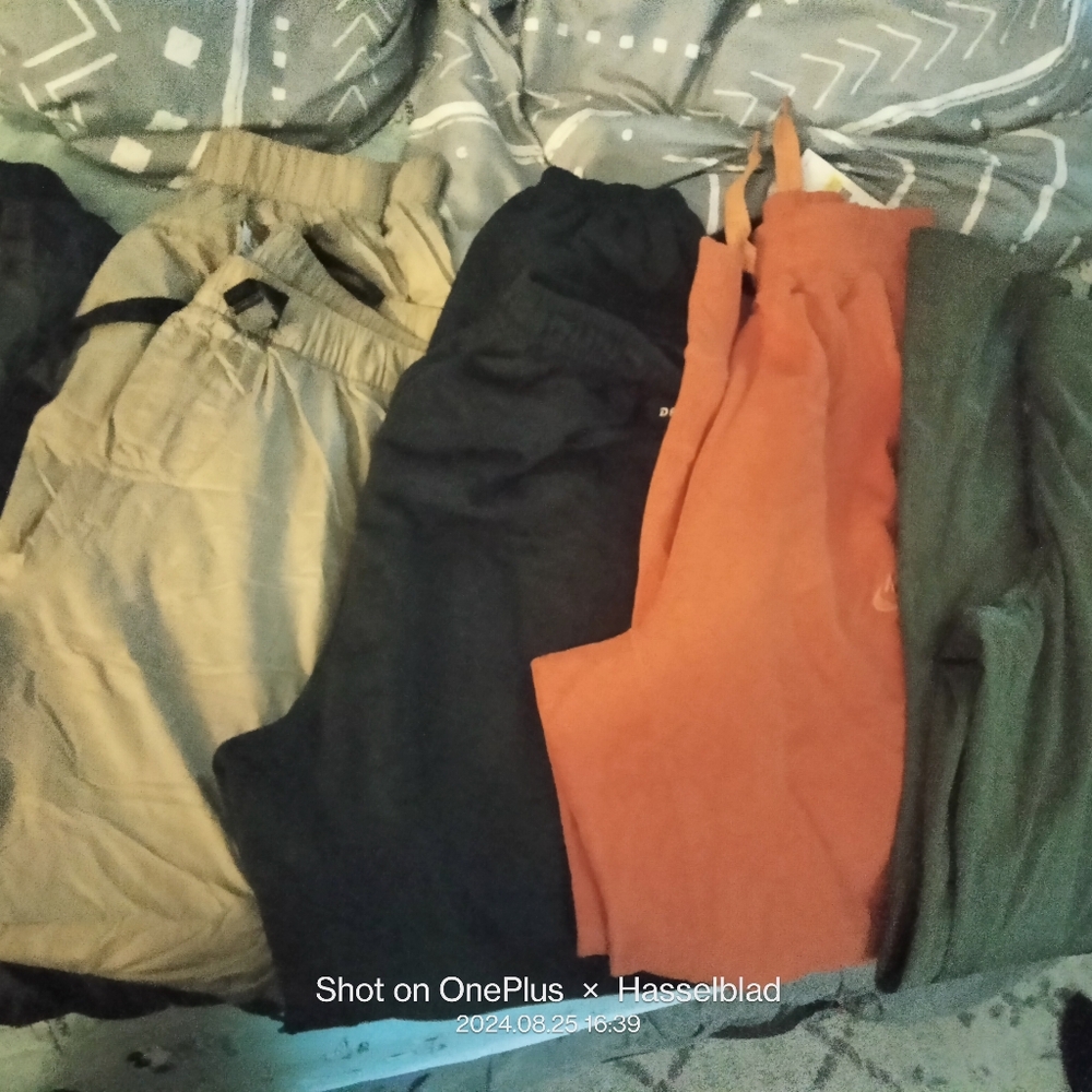 Nike men's pants size medium 5 pairs